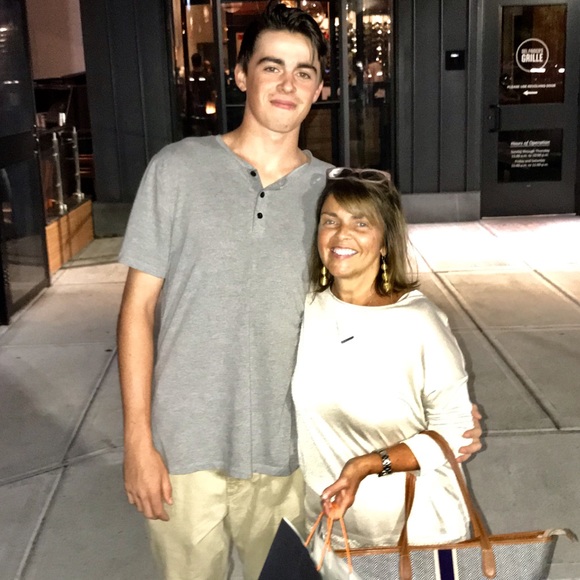 Meet your Posher, Colleen - Picture 2 of 2